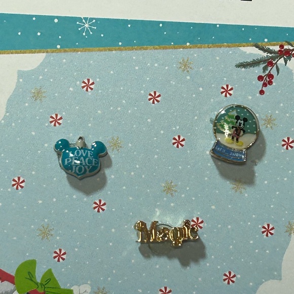 Disney charm sets - Picture 9 of 9